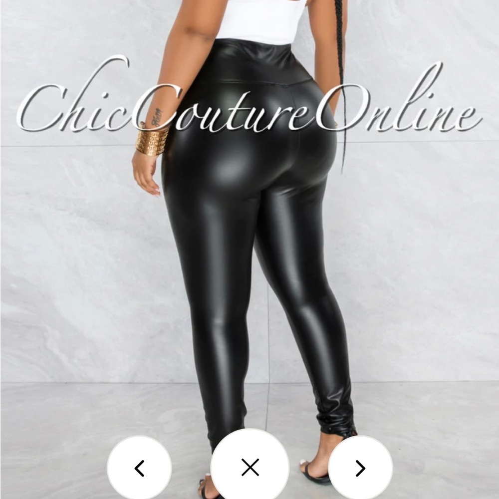 Black leggings